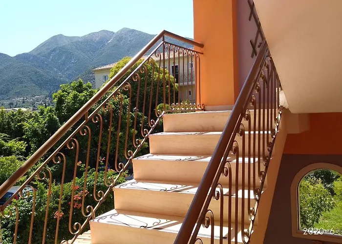 Pensiune Gogo's - γωγώ & 4*