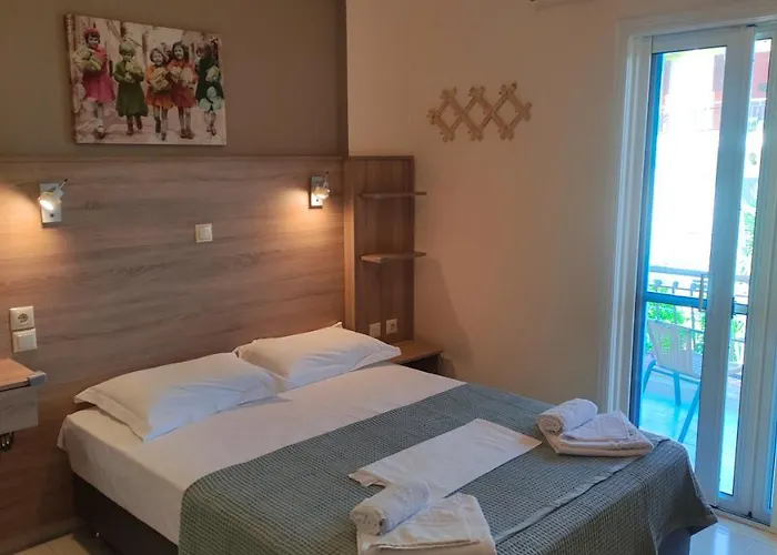 Gogo's - γωγώ & Pensiune Nydri (Lefkada)