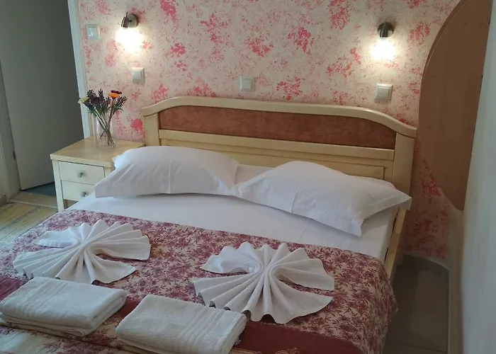 Gogo's - γωγώ & Pensiune