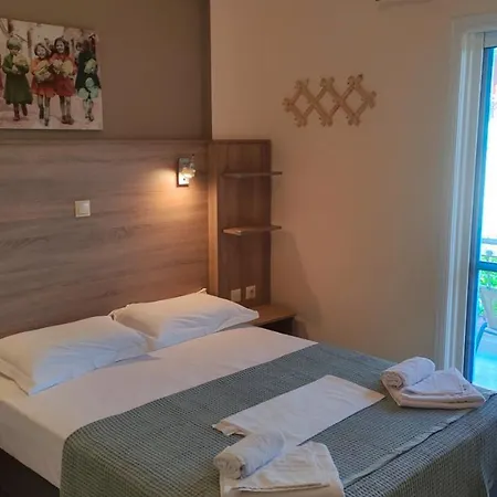 Gogo's - γωγώ & Pensjonat Nydri (Lefkada)