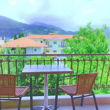 Gogo's - γωγώ & Pensjonat Nydri (Lefkada)