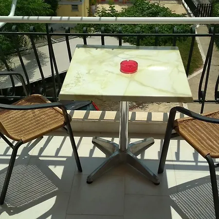 Konukevi Gogo's - γωγώ & 4*