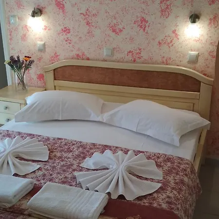 Gogo's - γωγώ & Pensiune