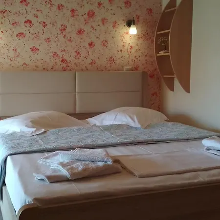 Gogo's - γωγώ & Pensiune