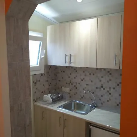 Pensiune Gogo's - γωγώ & 4*